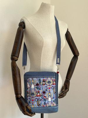 "Flickenwerk II/5" (jeansblau) - ALICE IM WUNDERLAND